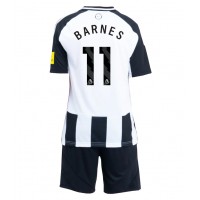 Newcastle United Harvey Barnes #11 Hemmatröja Barn 2024-25 Kortärmad (+ Korta byxor)